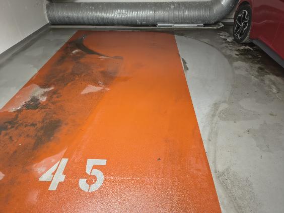 Epoxybelagt garasjegulv i parkeringskjeller